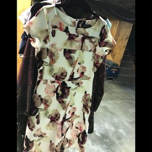 Ivanka Trump, sz 6, off white, with pink colors,